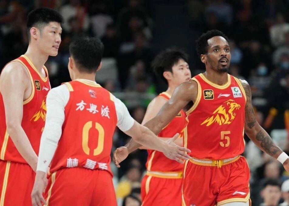 尽管得到了莫兰特,但人员拥挤的开拓者并不打算送走后场老将?