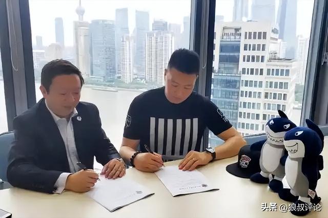 记者:费内巴切仍在和曼城谈阿克转会费,预计700万+150万镑