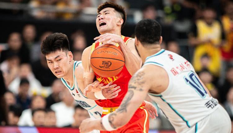 悟空体育-汉密尔顿自曝首胜前曾自我怀疑