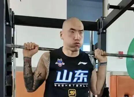 立陶宛豪门将签下前湖人侧翼新星,但他会被租借到英国联赛冠军?