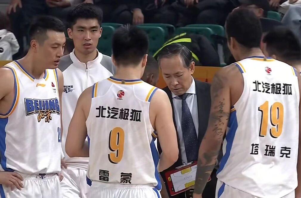 悟空体育53年后再夺总冠军!布伦森45分率队逆转马刺,尼克斯4
