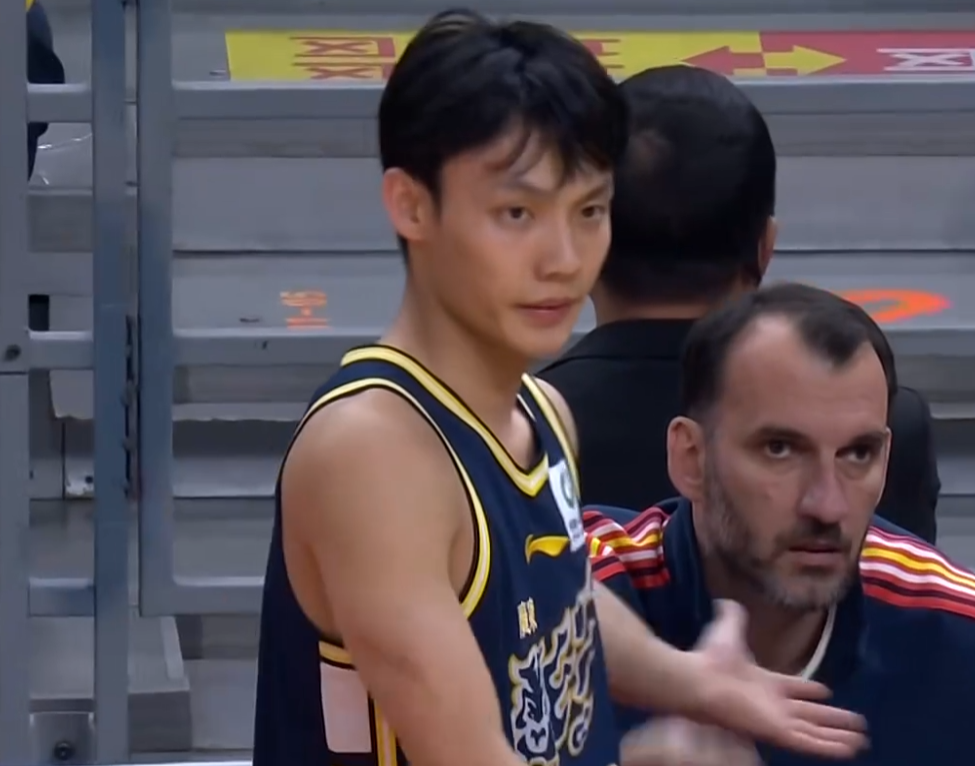 悟空体育火箭伊森优缺点明显续约未定