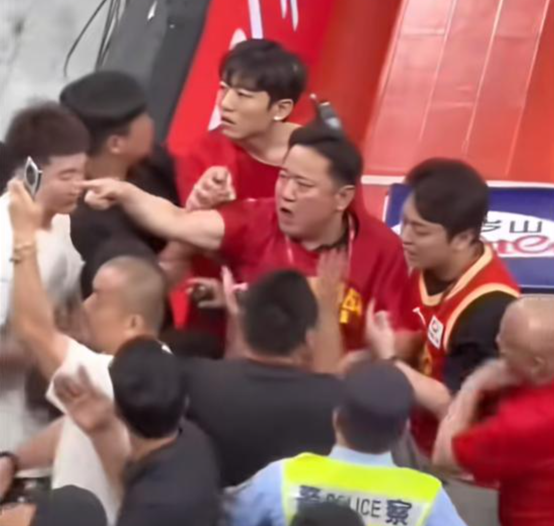 尼克斯太太团赛后计划曝光:一个要宅家烧烤,一个继续当护士