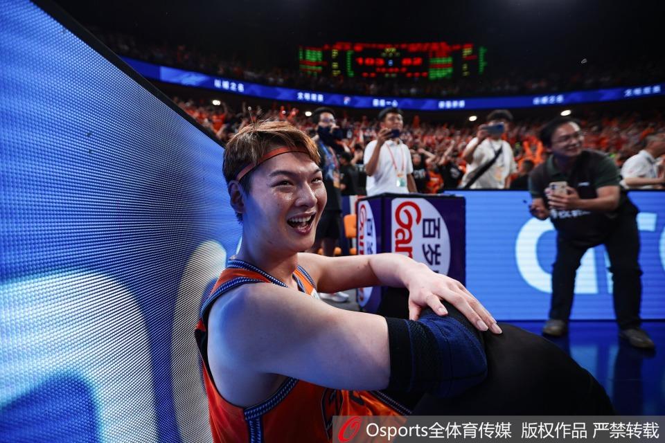 热火仅两种情况才会交易米切尔