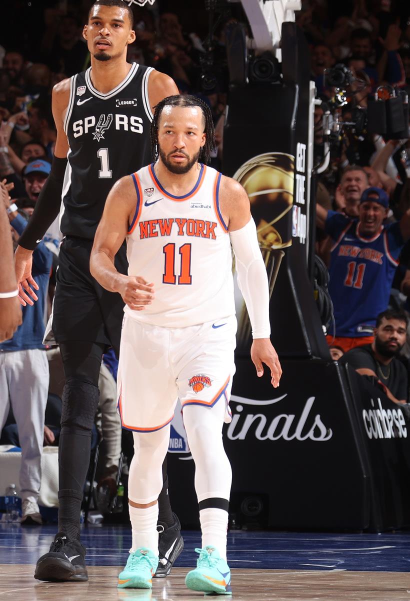 NBA创造历史!8年8个不同球队夺冠,别说马刺路还长