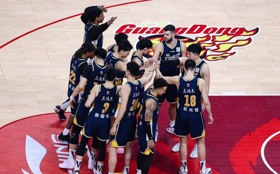 悟空体育4年1.785亿!篮网要抢里夫斯,湖人该跟上吗?