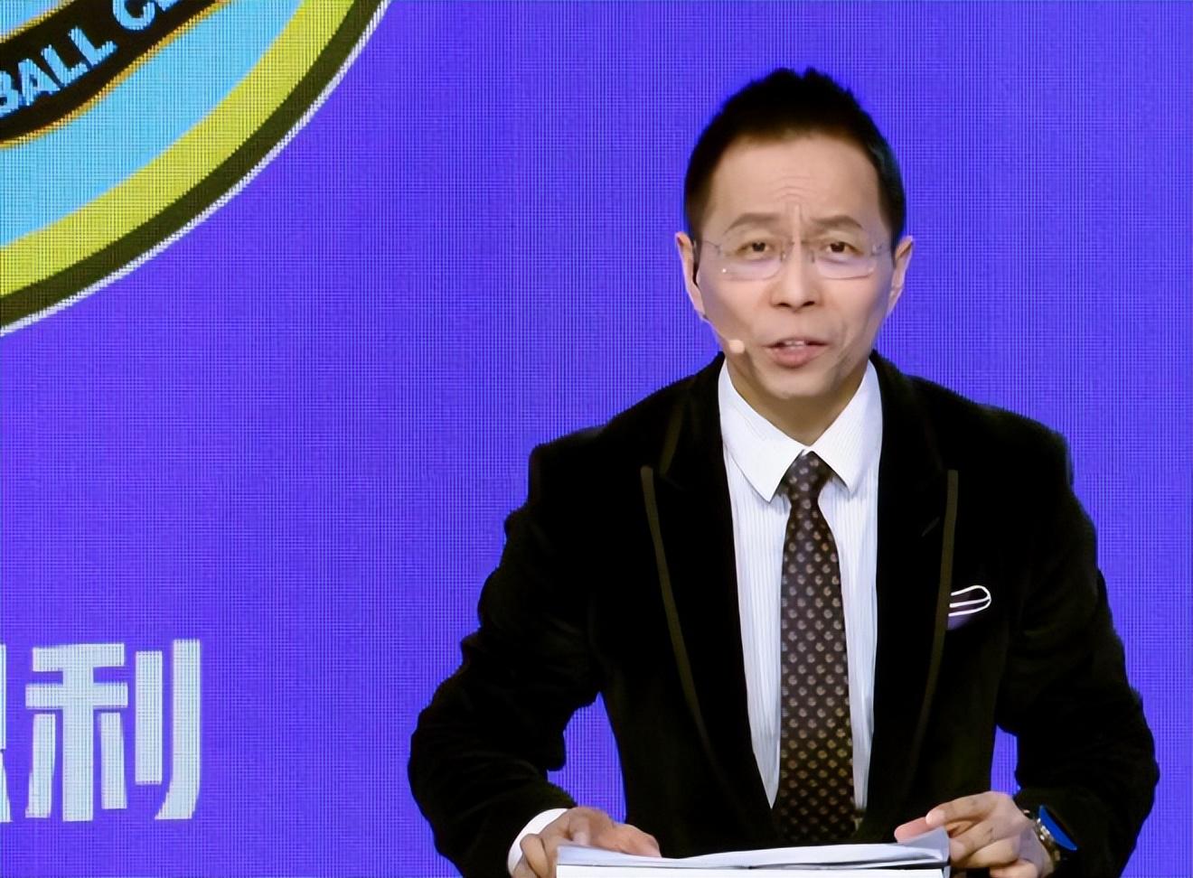 悟空体育-詹姆斯4万分是熬工龄?步行街为这事吵翻了