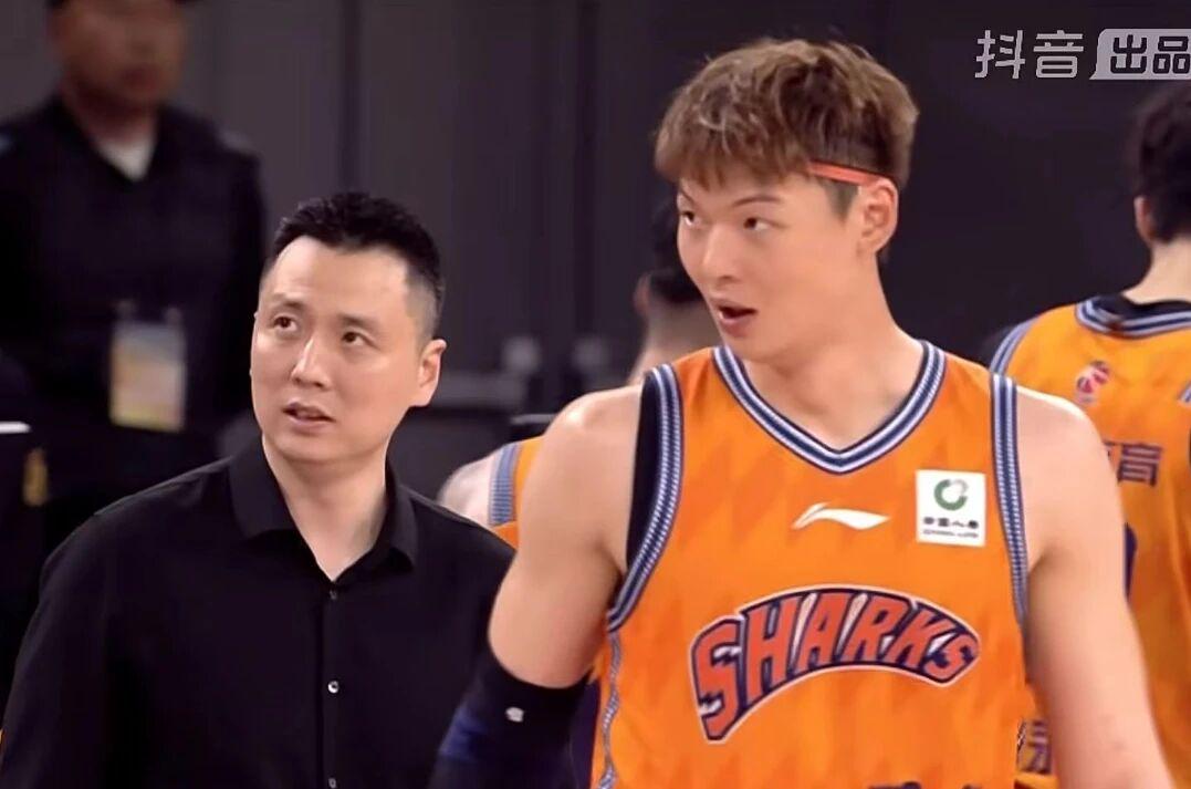 曝邓登对斯普利特的处理方式 在联盟教练圈内留下了负面印象