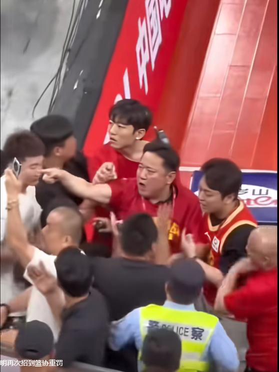 范乔丹清空火箭动态!谢泼德+小贾陷交易流言 休城一号位要真空?