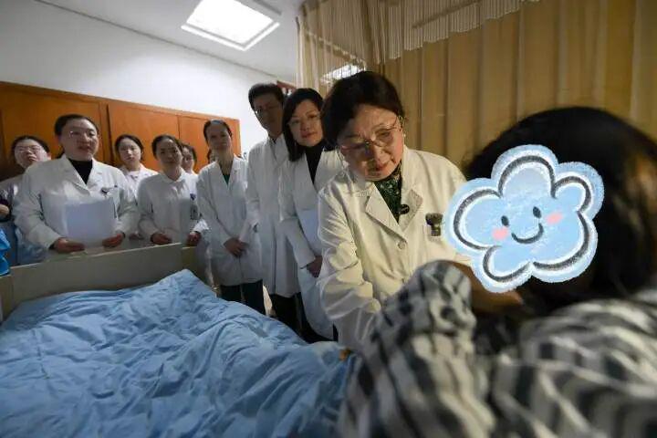 悟空体育湖人终于开窍!欲3换1引进顶级内线,三巨头成雏形,詹姆斯尴尬