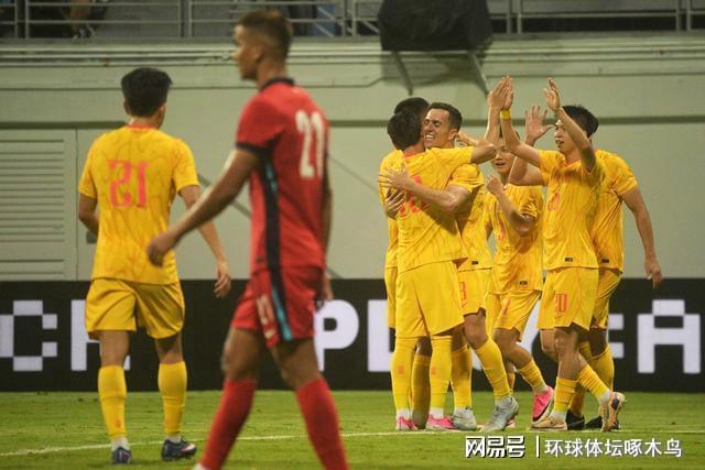 ESPN记者:湖人队内部人士暗示詹姆斯父子可能一起转投新球队