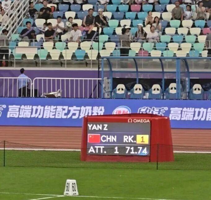 悟空体育-40岁门将诺伊尔创德国大赛最年长纪录 7比1大胜开启世预赛