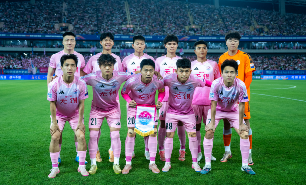 队报：巴黎18岁后卫迪安达加预计将会加盟曼城